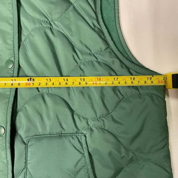 Croft & Barrow Green Quilted Vest Women’s Petite PM Snap Front - Picture 6 of 6